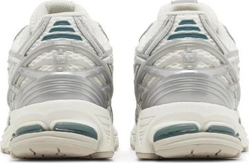 Foto do produto Tênis New Balance 1906R Silver Metallic Cream