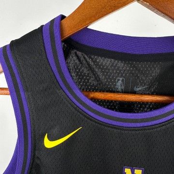 Foto do produto Regata NBA Los Angeles Lakers Nike City Edition Swingman Jersey 23/24 LeBron James 23