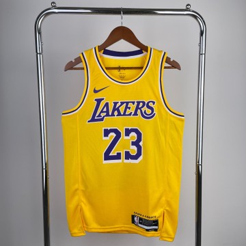 Foto do produto Regata NBA Los Angeles Lakers Gold Association Edition Swingman Jersey 2022/23 LeBron James 23