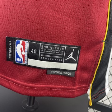 Foto do produto Regata NBA Miami Jordan Heat Statement Edition 22/23 Swingman Jersey Vermelha Jimmy Butler 22