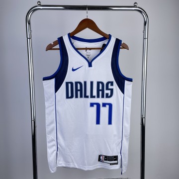 Foto do produto Regata NBA Dallas Mavericks Nike Association Edition Swingman Jersey Luka Doncic 77