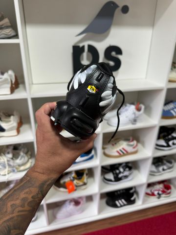 Foto do produto Tênis Nike Air Max Plus Black Metallic Silver (PRONTA ENTREGA)
