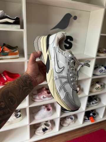 Foto do produto Tênis Nike V2K Run Summit White (PRONTA ENTREGA)