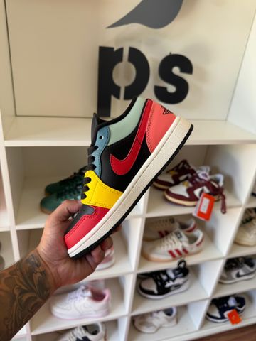 Foto do produto Tênis Air Jordan 1 Low SE Black Multi-Color  (PRONTA ENTREGA)