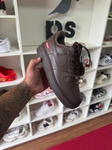 Foto do produto Tênis Nike Supreme x Air Force 1 Low Box Logo - Baroque Brown (PRONTA ENTREGA)