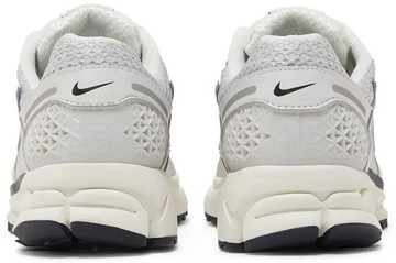 Foto do produto Tênis Nike Air Zoom Vomero 5 Photon Dust Metallic Silver