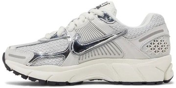 Foto do produto Tênis Nike Air Zoom Vomero 5 Photon Dust Metallic Silver