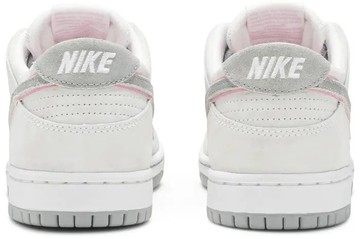 Foto do produto Tênis Nike Ishod Wair x SB Zoom Dunk Low Pro Perfect Pink