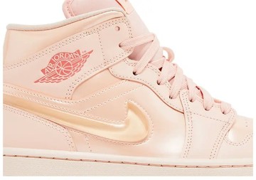 Foto do produto Tênis Air Jordan 1 Mid Patent Valentine's Day