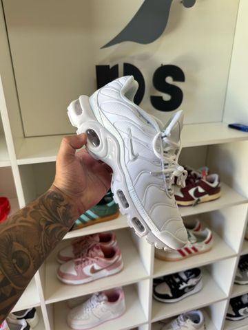 Foto do produto Tênis Nike Air Max Plus Triple White (PRONTA ENTREGA)