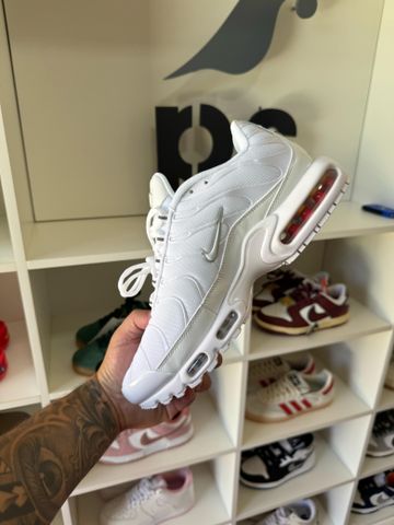 Foto do produto Tênis Nike Air Max Plus Triple White (PRONTA ENTREGA)