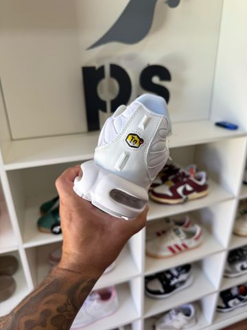 Foto do produto Tênis Nike Air Max Plus Triple White (PRONTA ENTREGA)