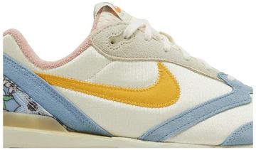 Foto do produto Tênis Nike Air Max Dawn Coconut Milk University Gold