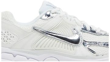 Foto do produto Tênis Nike Air Zoom Vomero 5 Photon Dust Metallic Silver