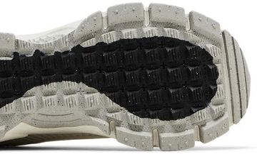 Foto do produto Tênis Nike Air Zoom Vomero Roam Summit White