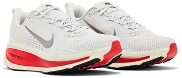 Foto do produto Tênis Nike Air Zoom Vomero 18 Platinum Tint Siren Red