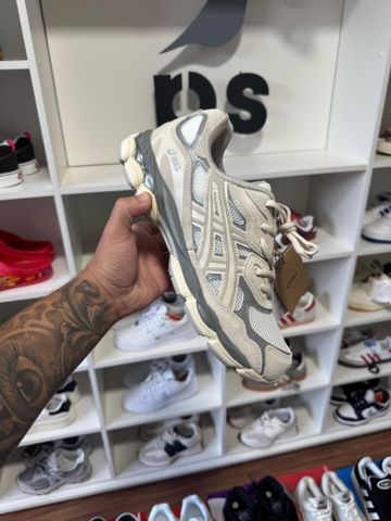 Foto do produto Tênis Asics Gel NYC Cream Oyster Grey (PRONTA ENTREGA)