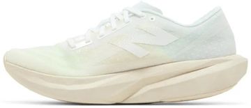 Foto do produto Tênis New Balance FuelCell Rebel v4 White Linen