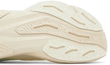 Foto do produto Tênis New Balance FuelCell Rebel v4 White Linen