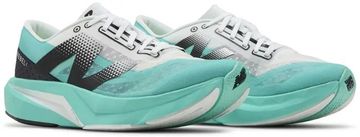 Foto do produto Tênis New Balance FuelCell Rebel v4 Cyber Jade