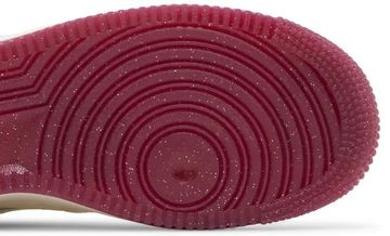 Foto do produto Tênis Nike Air Force 1 Low Valentines Day 2024