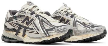 Foto do produto Tênis New Balance 1906A Silver Gold Metallic