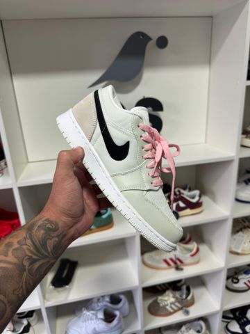 Foto do produto Tênis Air Jordan 1 Low SE Barely Green (PRONTA ENTREGA)