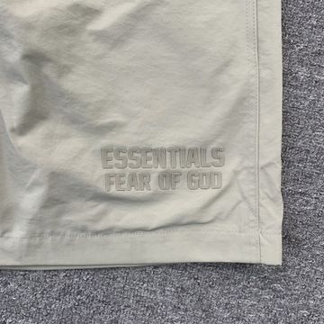 Foto do produto Bermuda Fear of God Essentials Nylon Running Shorts 