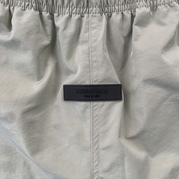 Foto do produto Bermuda Fear of God Essentials Nylon Running Shorts 