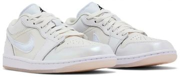 Foto do produto Tênis Air Jordan 1 Low SE Year of the Snake