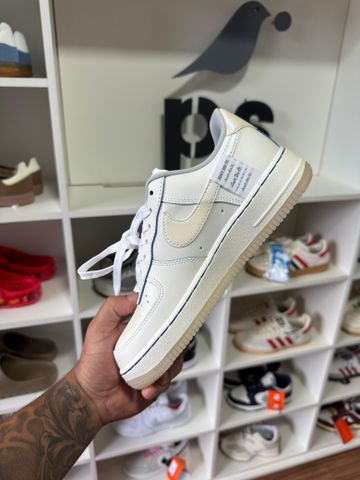 Foto do produto Tênis Nike Air Force 1 '07 LX Worldwide Pack - Sail Game Royal (PRONTA ENTREGA)