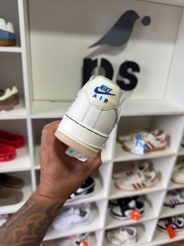 Foto do produto Tênis Nike Air Force 1 '07 LX Worldwide Pack - Sail Game Royal (PRONTA ENTREGA)