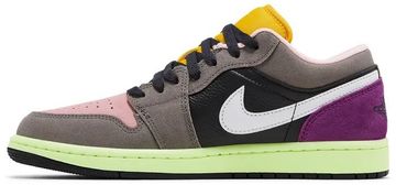 Foto do produto Tênis Air Jordan 1 Low Tokyo Bio Hack
