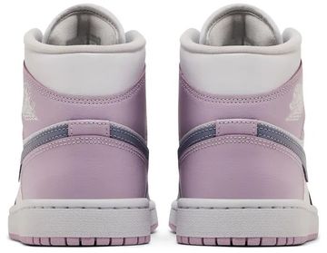 Foto do produto Tênis  Air Jordan 1 Mid Indigo Haze Doll