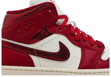 Foto do produto Tênis  Air Jordan 1 Mid Valentines Day 2025