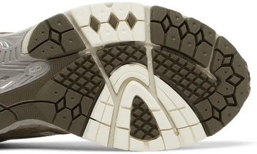 Foto do produto Tênis New Balance 860 v2 Timberwolf Moonbeam