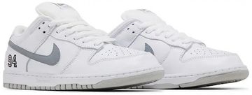 Foto do produto Tênis Nike Supreme x Nike Dunk Low SB White Metallic Silver