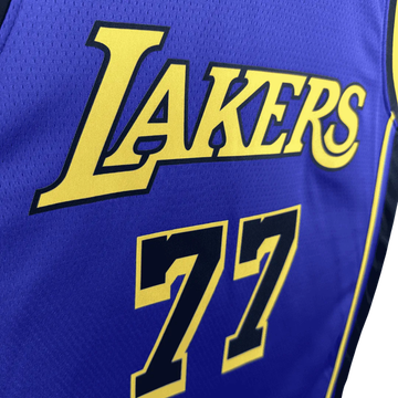 Foto do produto Regata NBA Los Angeles Lakers Statement Edition Swingman Jersey Luka Doncic 77 Roxa