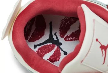 Foto do produto Tênis Air Jordan 4 Retro Valentines Day