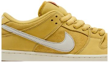 Foto do produto Tênis Nike Dunk Low Pro SB Saturn Gold