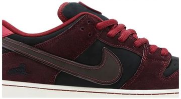 Foto do produto Tênis Nike RIOT Skateshop x Dunk Low SB Mahogany Dark Beetroot