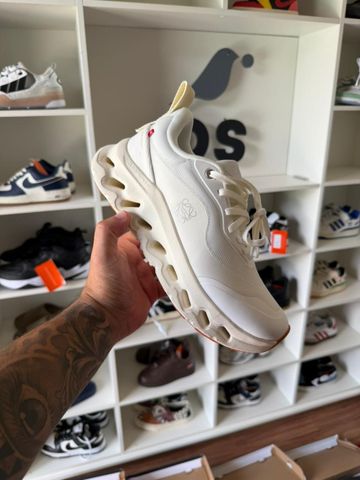 Foto do produto Tênis Loewe x Cloudtilt 2 Cream (PRONTA ENTREGA)