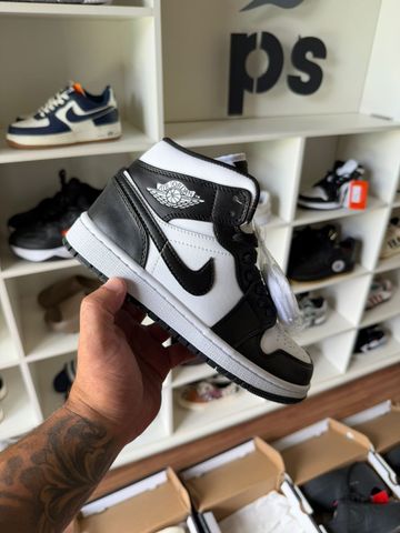 Foto do produto Tênis Air Jordan 1 Mid Panda