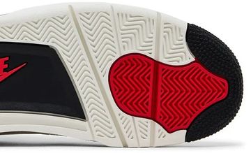 Foto do produto Tênis Air Jordan 4 Retro Flight Club