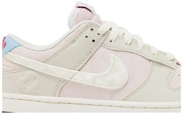 Foto do produto Tênis Nike Dunk Low Valentine's Day 2026