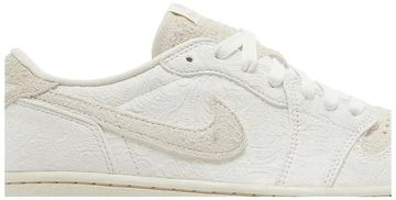 Foto do produto Tênis Chris Paul x Air Jordan 1 Retro Low OG Give Them Flowers