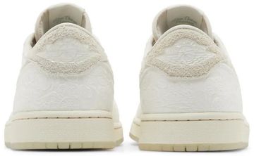Foto do produto Tênis Chris Paul x Air Jordan 1 Retro Low OG Give Them Flowers