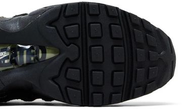 Foto do produto Tênis Nike Undefeated x Air Max 95 Medium Olive