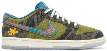 Foto do produto Tênis Nike Dunk Low SiEMPRE Familia