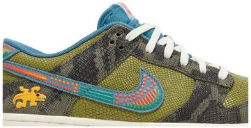 Foto do produto Tênis Nike Dunk Low SiEMPRE Familia